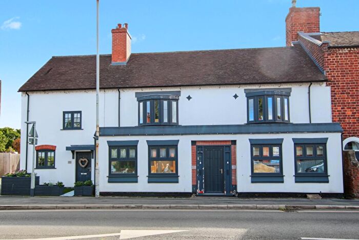 3 Bedroom Town House For Sale In High Street, Measham, DE12