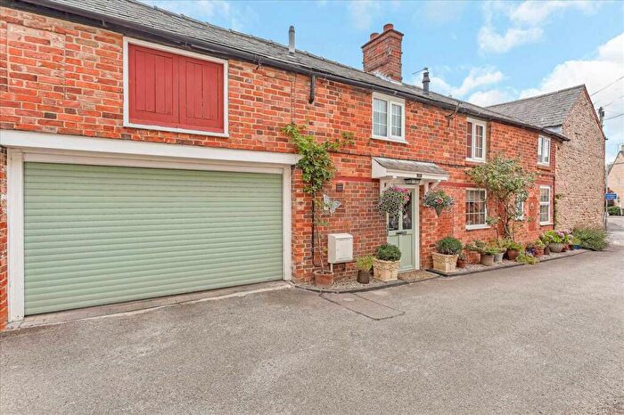 4 Bedroom End Of Terrace House For Sale In Weston Road, Olney, MK46