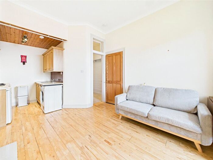 1 Bedroom Apartment To Rent In Comiston Terrace, Edinburgh, Midlothian, EH10