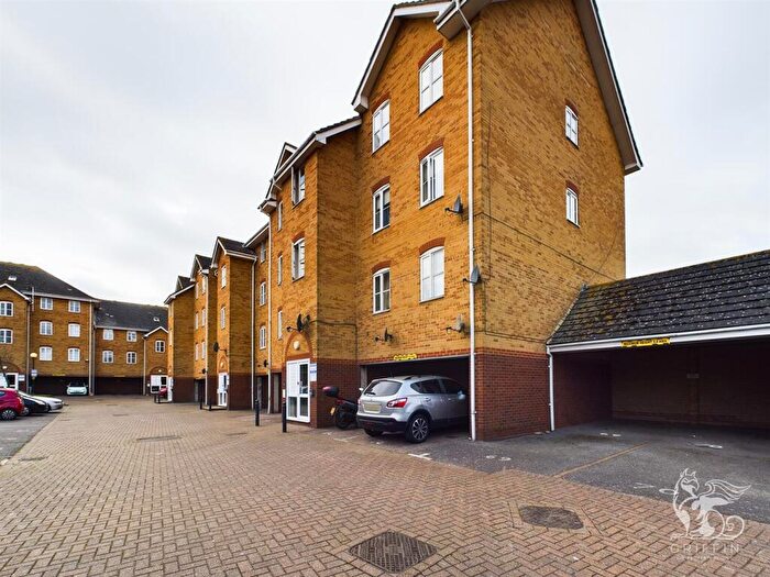 2 Bedroom Flat To Rent In Timber Court, Grays, RM17