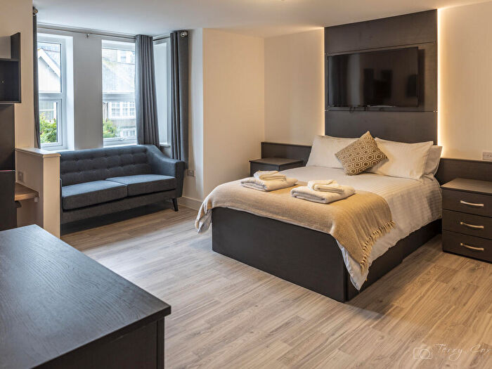 Studio To Rent In - Derrys Villa, Flat, PL4