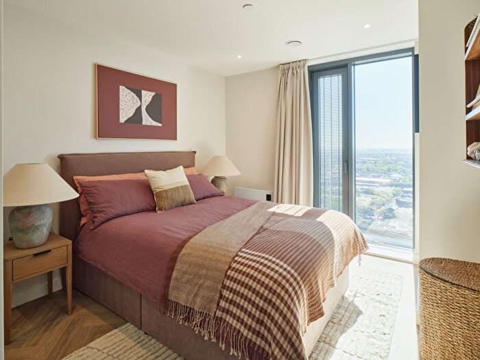 2 Bedroom Flat To Rent In James Watt Queensway, Birmingham, B4