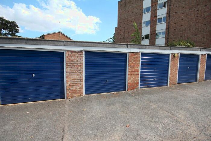 Parking/garage To Rent In Garage, Winnals Park, Paddockhall Road, RH16