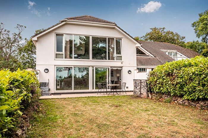 2 Bedroom Flat To Rent In Old Teignmouth Road, Dawlish, EX7