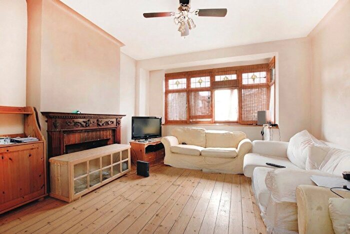 1 Bedroom Flat To Rent In Scott Avenue, Repton House, East Putney, SW15