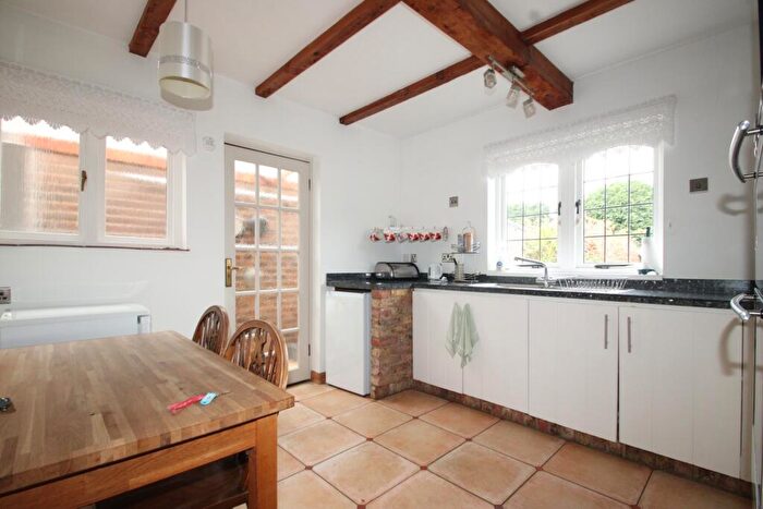 2 Bedroom Bungalow For Sale In Chelsfield Lane, Orpington, BR6