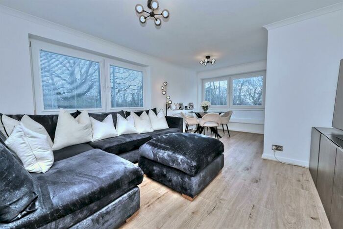 2 Bedroom Apartment To Rent In Kestrel Court, Bembridge Gardens, Ruislip, HA4