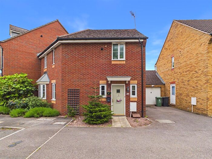 3 Bedroom End Of Terrace House For Sale In Youngs Orchard, Abbeymead, Gloucester, GL4