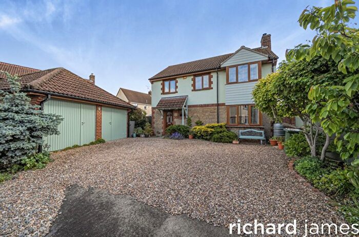 4 Bedroom Detached House For Sale In Rochford Close, Grange Park, Swindon, SN5