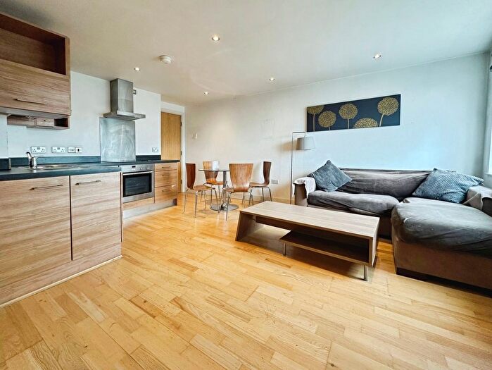 1 Bedroom Flat To Rent In Clarence House, The Boulevard, Leeds, West Yorkshire, LS10
