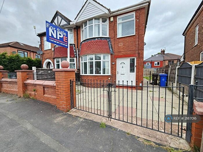 3 Bedroom Semi-Detached House To Rent In Assheton Road, Manchester, M40