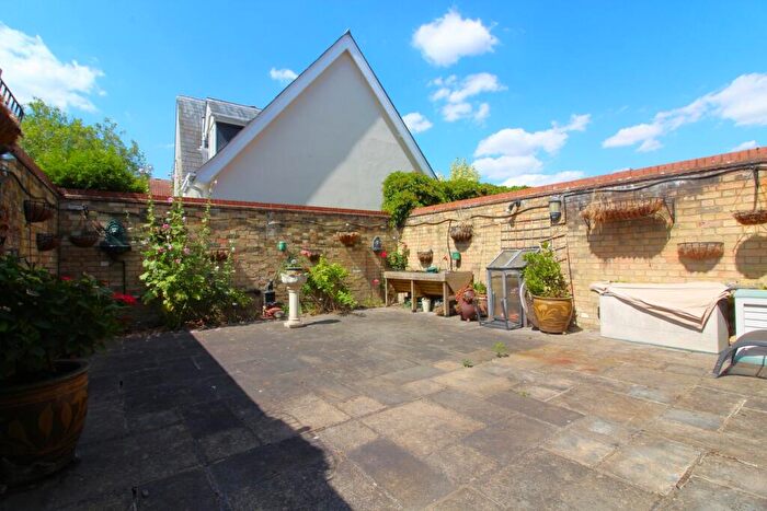 3 Bedroom Terraced House For Sale In Park Street, Baldock, SG7