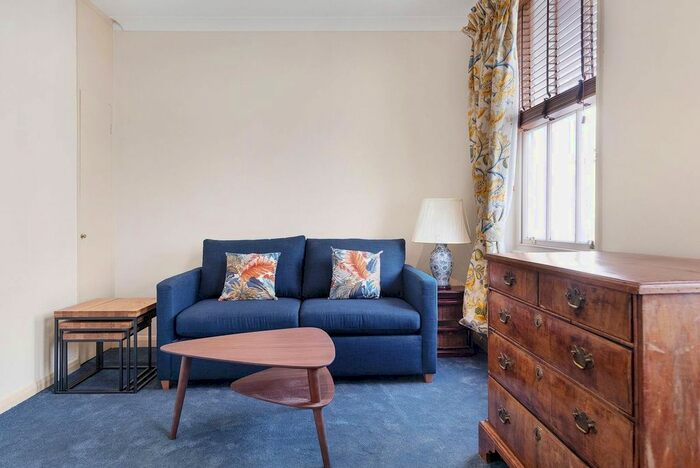 1 Bedroom Flat To Rent In Sutherland Street, Pimlico, London, SW1V