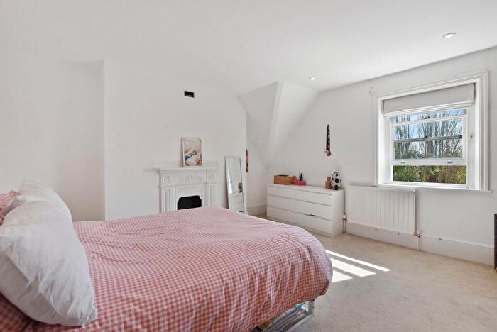 5 Bedroom Maisonette For Sale In Hampstead Lane, London, N6