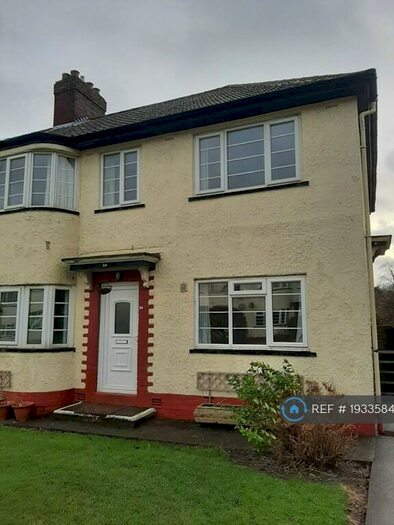 2 Bedroom Flat To Rent In Redesdale Gardens, Leeds, LS16