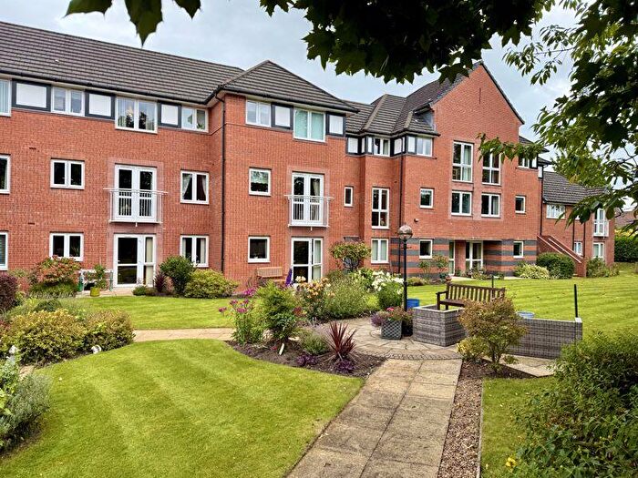 1 Bedroom Flat For Sale In Davies Court, Metcalfe Drive, Romiley, SK6