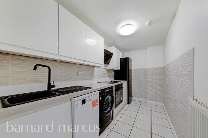 2 Bedroom Flat To Rent In Vant Road, Tooting, SW17