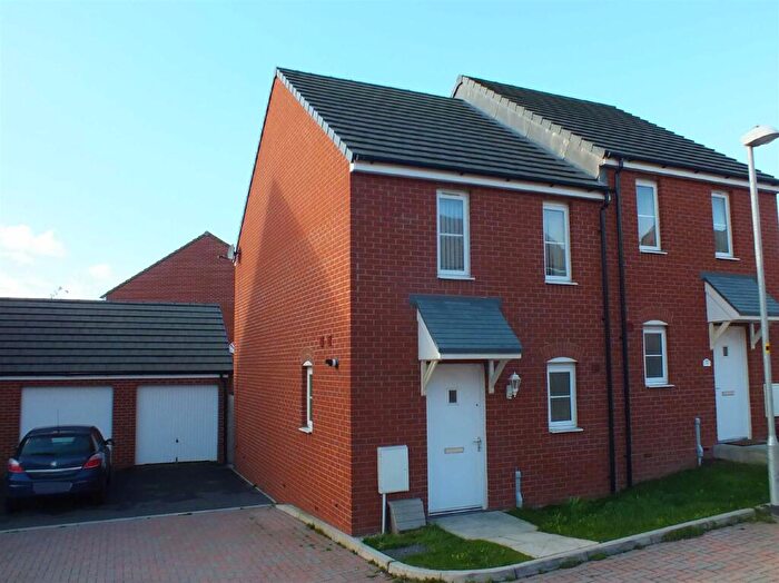 2 Bedroom End Of Terrace House To Rent In Heeks Crescent, Hilperton, Trowbridge, BA14