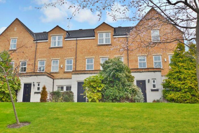 4 Bedroom Town House To Rent In Mansion Gate, Chapel Allerton, Leeds, LS7