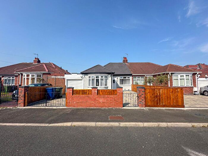 3 Bedroom Bungalow For Sale In Craythorne Gardens, Heaton, Newcastle Upon Tyne, NE6