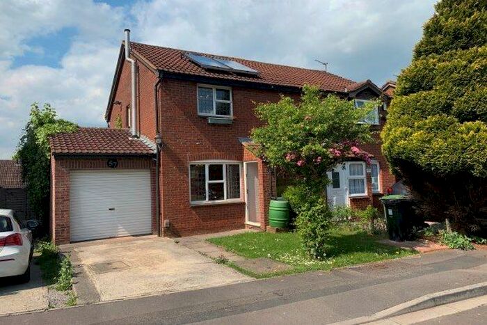 3 Bedroom Semi-Detached House To Rent In Yate, Bristol, BS37