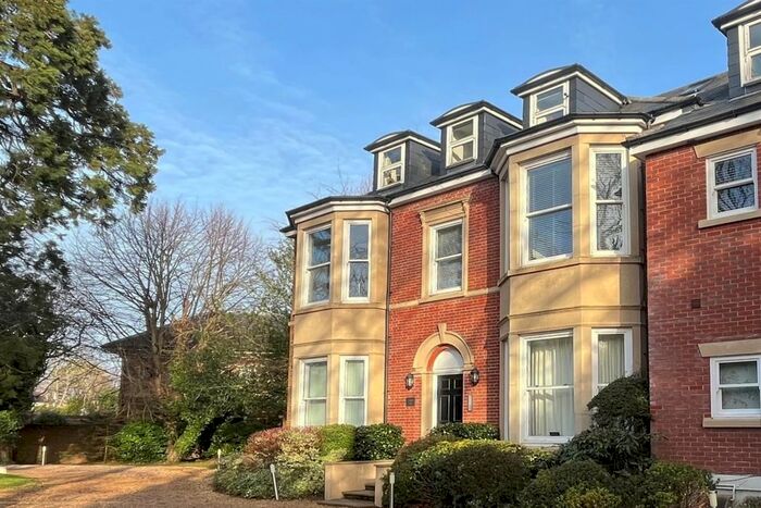 2 Bedroom Flat To Rent In Flat, Linden House, Horndean Road, Emsworth, PO10