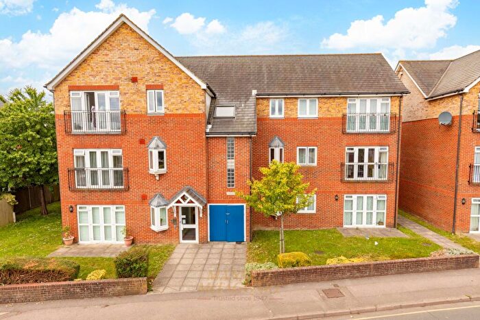 2 Bedroom Flat For Sale In Gellar Court, Station Approach, RH6