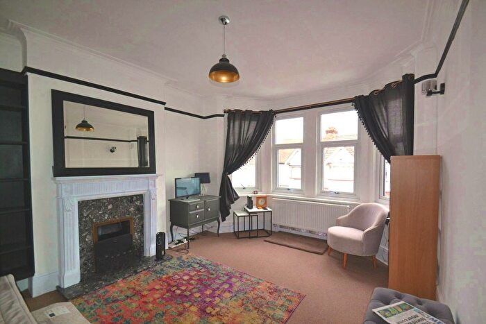 2 Bedroom Flat To Rent In Drayton Bridge Road, London, W7