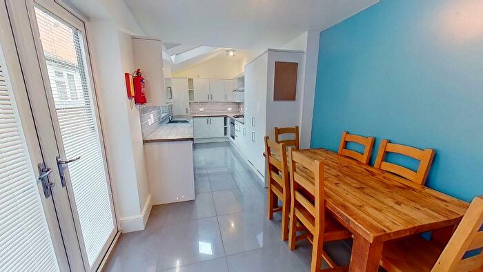 6 Bedroom Terraced House To Rent In Cottesmore Road, Lenton, Nottingham, NG7