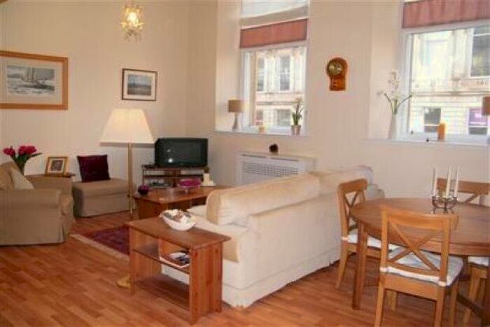 2 Bedroom Flat To Rent In Ingram Street, Glasgow, G1