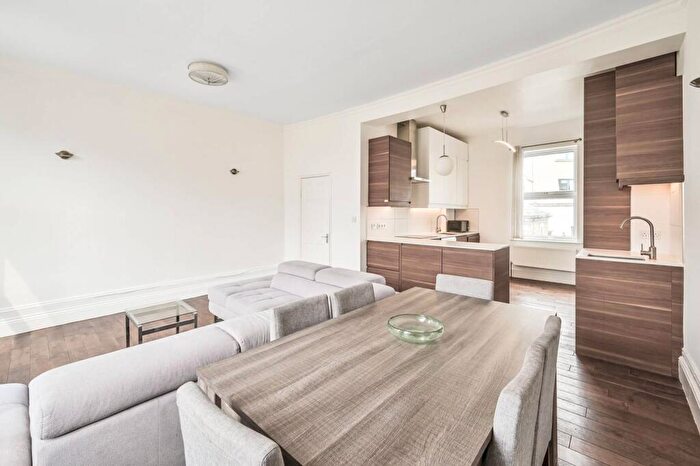 3 Bedroom Flat For Sale In Mill Lane, West Hampstead, London, NW6