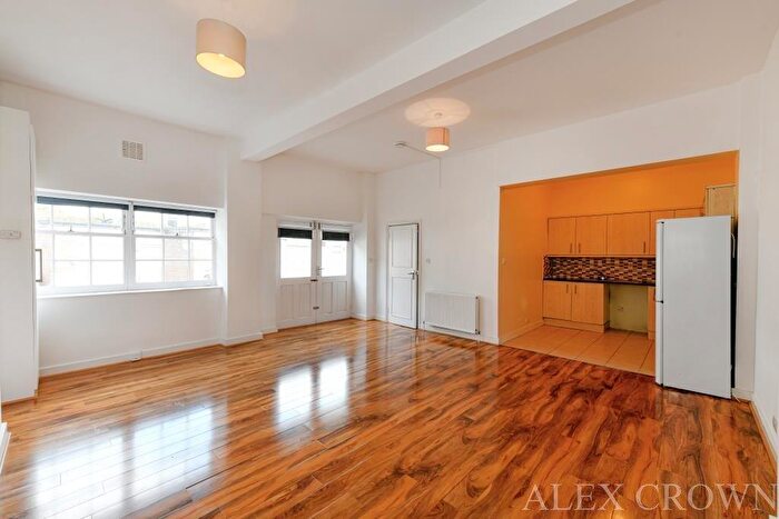 3 Bedroom Flat To Rent In Park Mews, Park Road, Crouch End, N8