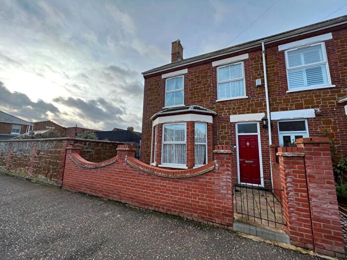 4 Bedroom Semi-Detached House To Rent In Valentine Road, Hunstanton, PE36