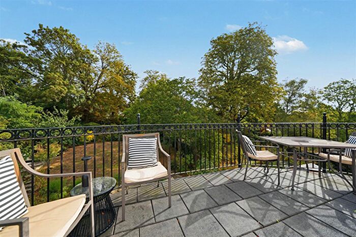 2 Bedroom Flat To Rent In Lindfield Gardens, Hampstead, London, NW3