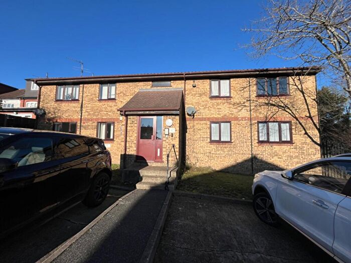 1 Bedroom Flat To Rent In Hagger Court, Woodlands Road, Walthamstow, London, E17