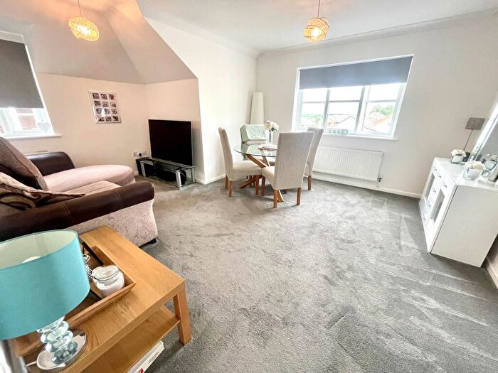 2 Bedroom Apartment To Rent In Douglas Gardens, Parkstone, BH12