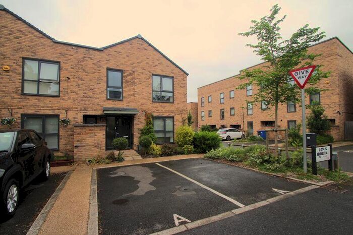 4 Bedroom Terraced House To Rent In Arbus Crescent, Harrow, HA2