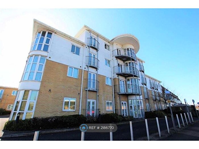 Studio To Rent In Castle Lane West, Bournemouth, BH8