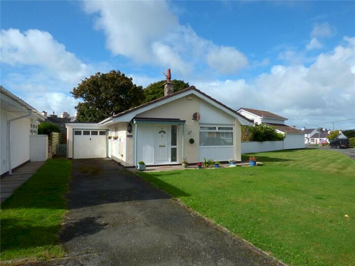 2 Bedroom Bungalow For Sale In Ffordd Caradog, Pontrhyd-y-Bont, Caergybi, Ffordd Caradog, LL65