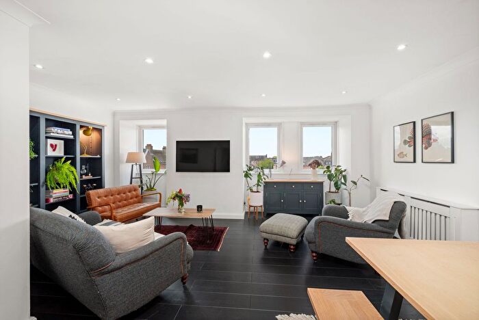 2 Bedroom Flat For Sale In Amp; A Half Long Lane, Broughty Ferry, DD5