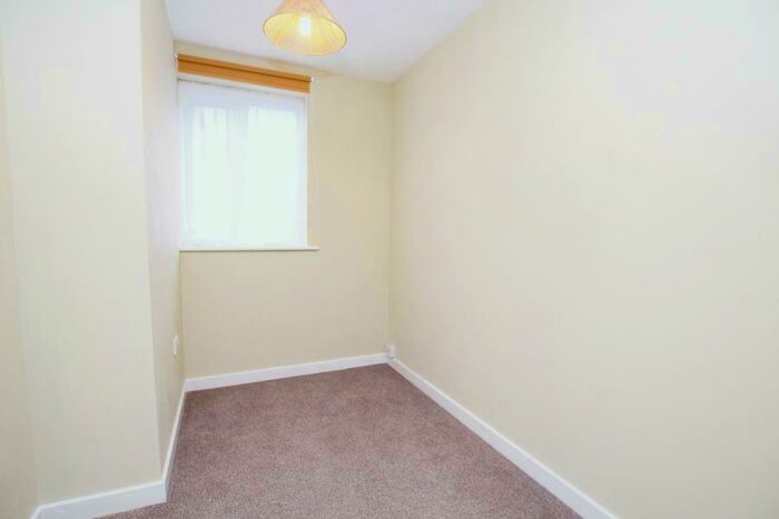 2 Bedroom Apartment To Rent In Somerset Street - City Centre, BS1