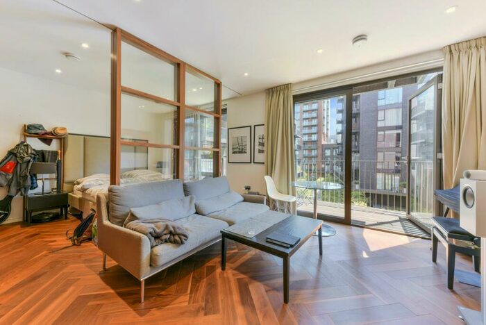Apartment To Rent In Ambassador Building, Embassy Gardens, London, SW11