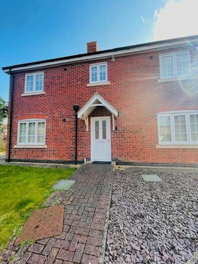 2 Bedroom Apartment To Rent In Granary Close, Spilsby, PE23