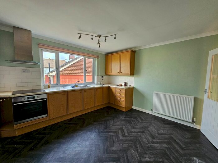 2 Bedroom Bungalow To Rent In Crossparks, Dartmouth, TQ6