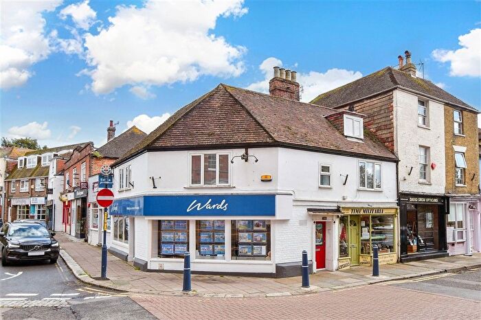 2 Bedroom Flat For Sale In High Street, Hythe, Kent, CT21
