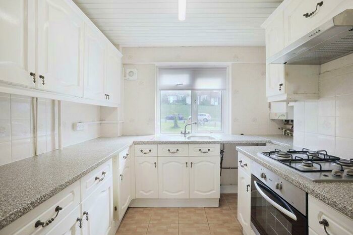 3 Bedroom Flat To Rent In Craven Road, Brighton, BN2