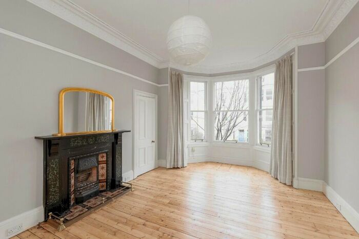 2 Bedroom Flat To Rent In Warrender Park Road, Edinburgh, EH9