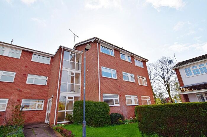 2 Bedroom Flat To Rent In Dereham Court, Leamington Spa, CV32