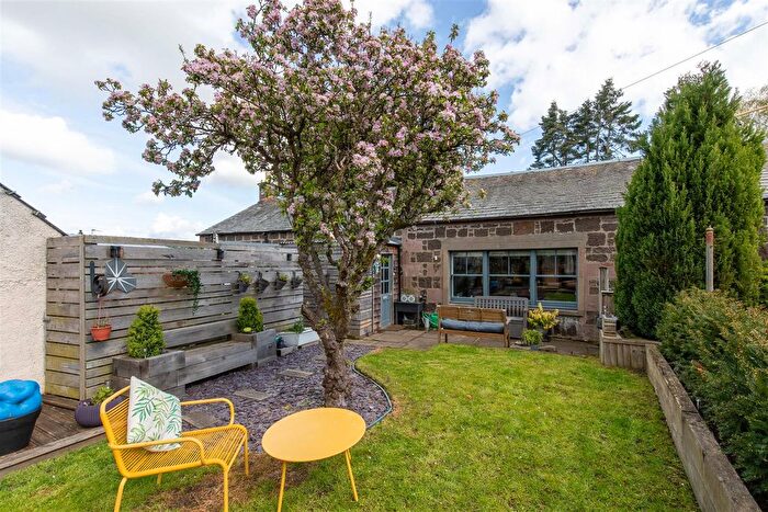 2 Bedroom Cottage For Sale In Kirk Wynd, Abernethy, Perth, PH2
