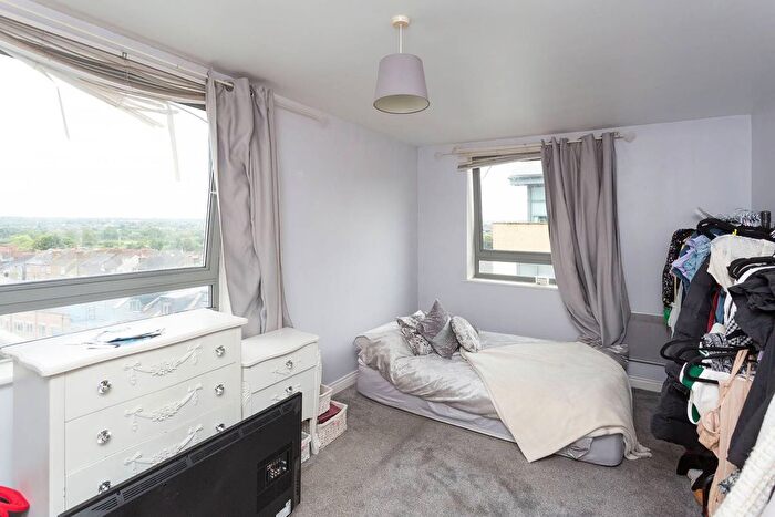 2 Bedroom Flat To Rent In Ashleigh Court, Watford, WD17